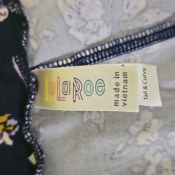 Tall & Curvy LuLaRoe Leggings - Excellent Condition - Picture 3 of 6